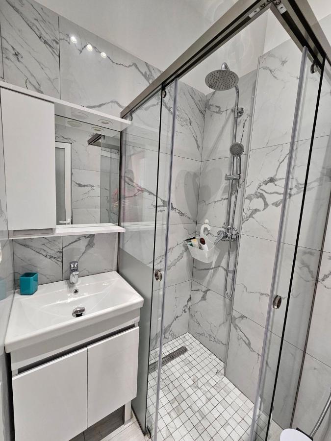 Alba Studio Apartment Tirana Esterno foto